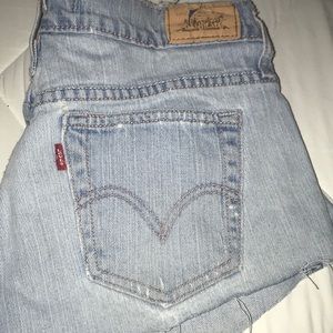 Levis Distressed Shorts Size 4 515 style